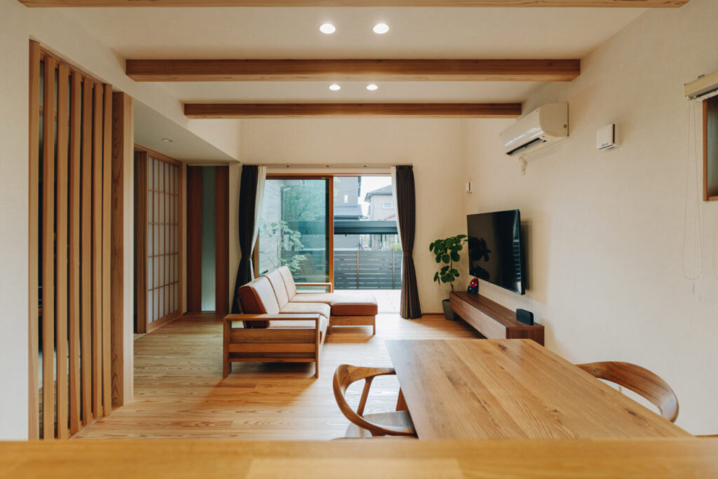 季節の思い出を重ねる、木のぬくもりに包まれた住まい